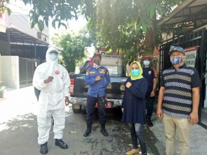 Satgas Covid-19 Sukamaju Bersama UPT Damkar lakukan Semprot Desinfektan Di RW.13 Perum Filla Pertiwi  Kelurahan Sukamaju Kecamatan  Cilodong Depok