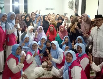 Puluhan Ibu-Ibu Pengajian Maratus Solihah Deklerasikan Dukungan Paslon No. 2. Bersama Perempuan Kota Depok. ( PKD)