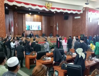 Ade Supriatna Dilantik Sebagai Ketua DPRD Kota Depok Periode 2024-2029, Walikota Depok Hadiri Sidang Paripurna