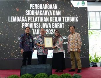 Pemerintah Kota (Pemkot) Depok berhasil meraih lima penghargaan Siddhakarya dari Pemerintah Provinsi Jawa Barat (Jabar). 