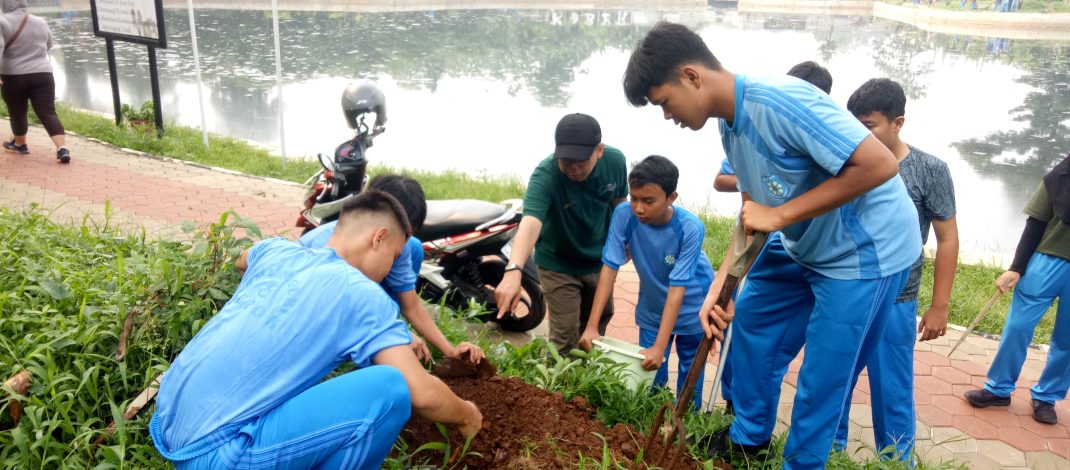 SMA Negeri 8 Depok Persiapkan Aksi Penanaman Pohon di Setu Bahar untuk Peringati Hari Pohon