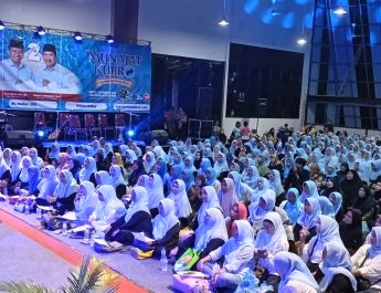 Tutup Masa Kampanye Pilkada Depok 2024, Supian Suri dan Ribuan Emak Emak Panjatkan Doa Bersama, Alasannya Bikin Haru