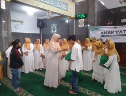 TP PKK Kelurahan Sukamaju dan Lurah Berbagi Kebahagiaan dengan Santunan Anak Yatim