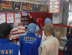 Cegah Promosi Rokok, Satgas KTR Depok Sasar Ritel dan Copot Spanduk Iklan