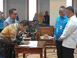 Walikota Depok Kukuhkan Pengurus Koperasi Merah Putih Kota Depok , Jadi Motor Penggerak Ekonomi Warga.