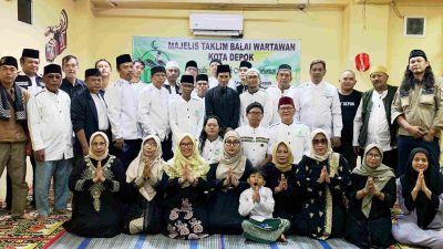 Majelis Taklim Balai Wartawan Gelar Pengajian Bulanan Bersama KH. Abu Bakar Madris : Memupuk Kebersamaan dan Kekompakan