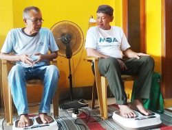 Majelis Taklim Balai Wartawan Depok Gelar Arisan dan Terapi Kaki Gratis