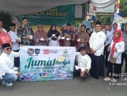 Jumat Berkah MT. Balwan & Rutan Depok Bagikan 400 Nasi Bok untuk Ojol dan Warga Cilodong