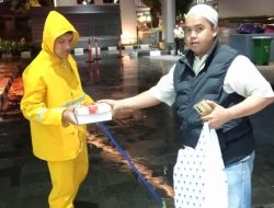 BRI BO Jakarta Menara BRILiaN Berbagi Jumat Berkah ke Warga Sekitar
