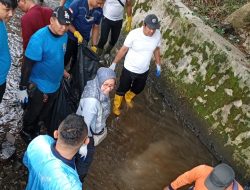 Bersihkan Kali Cipinang: Wakil Wali Kota dan Lurah Jatijajar Apresiasi Antusias Warga serta Dukungan DLHK dan PUPR