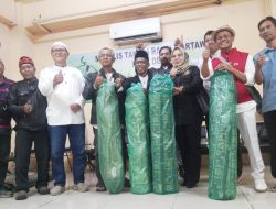 Anggota DPRD Depok dari PPP Hj. Qonita Berikan Bantuan Karpet untuk MT Balai Wartawan Depok