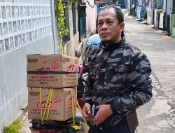 JARETA Salurkan Bantuan Minyak Goreng kepada UMKM Sawangan untuk Dukung Penguatan Ekonomi Kerakyatan